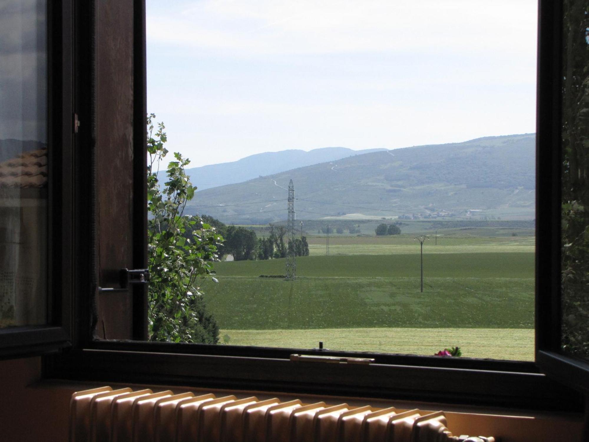 Hostal Rural Huartearena Iza Exterior photo